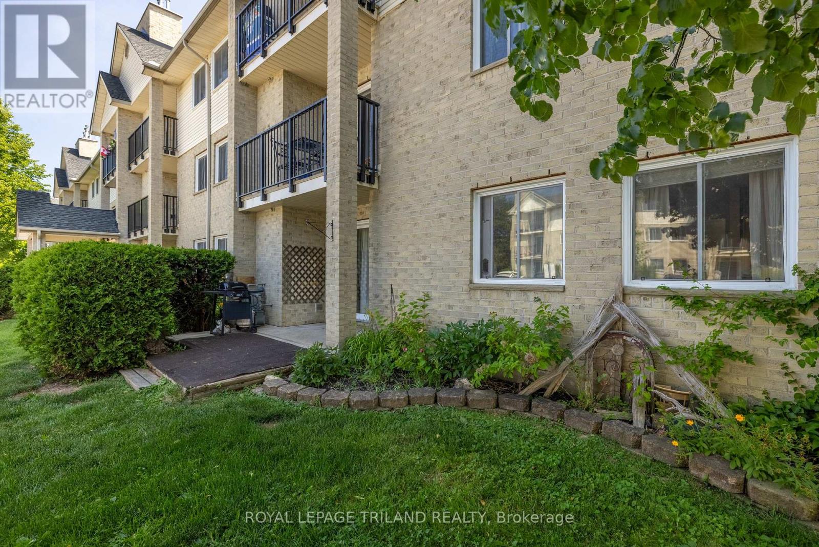 #102 735 DEVERON CRESCENT - 29