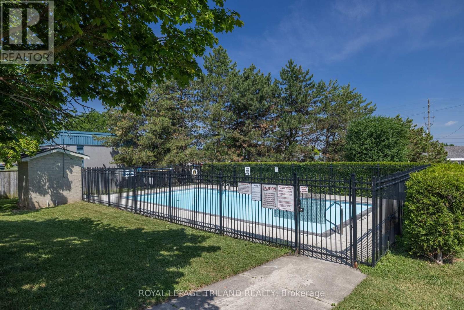 #102 735 DEVERON CRESCENT - 31
