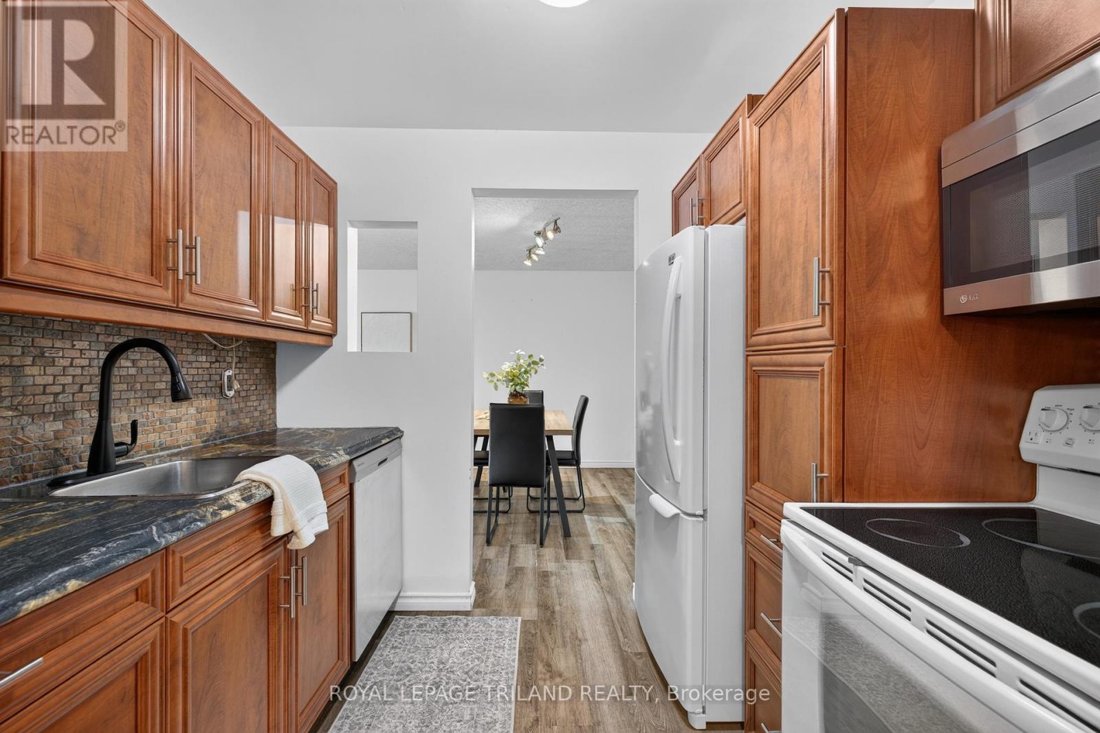 #102 735 DEVERON CRESCENT - 8