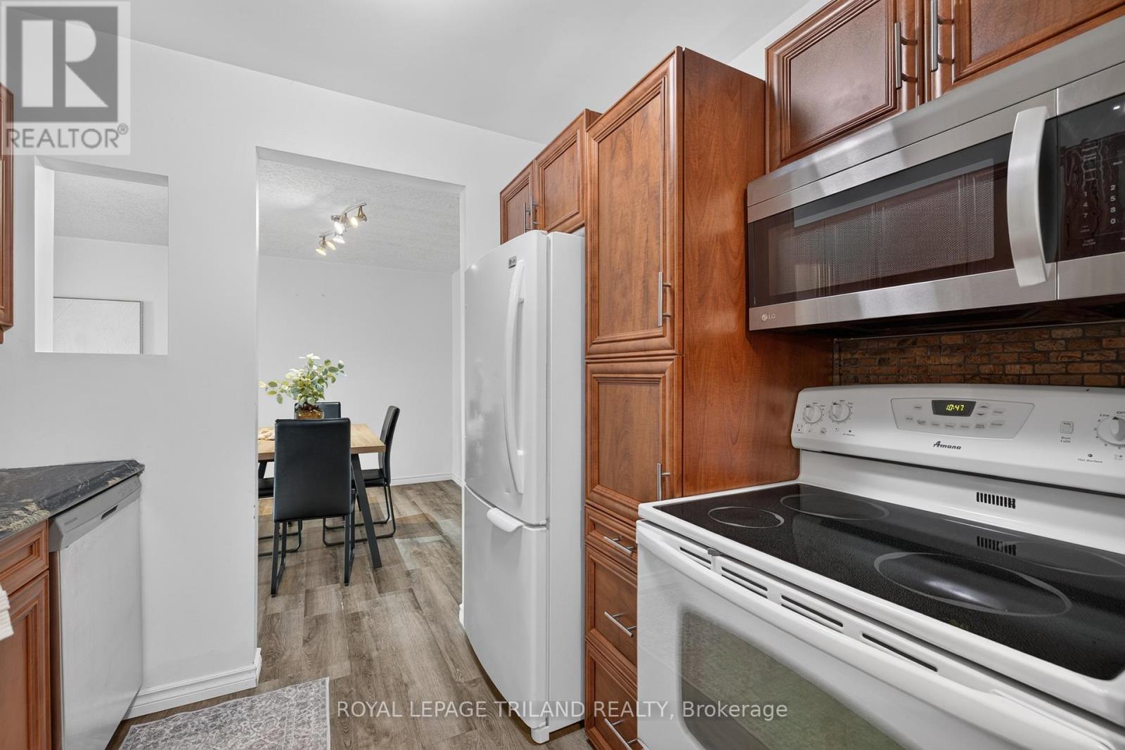 #102 735 DEVERON CRESCENT - 9