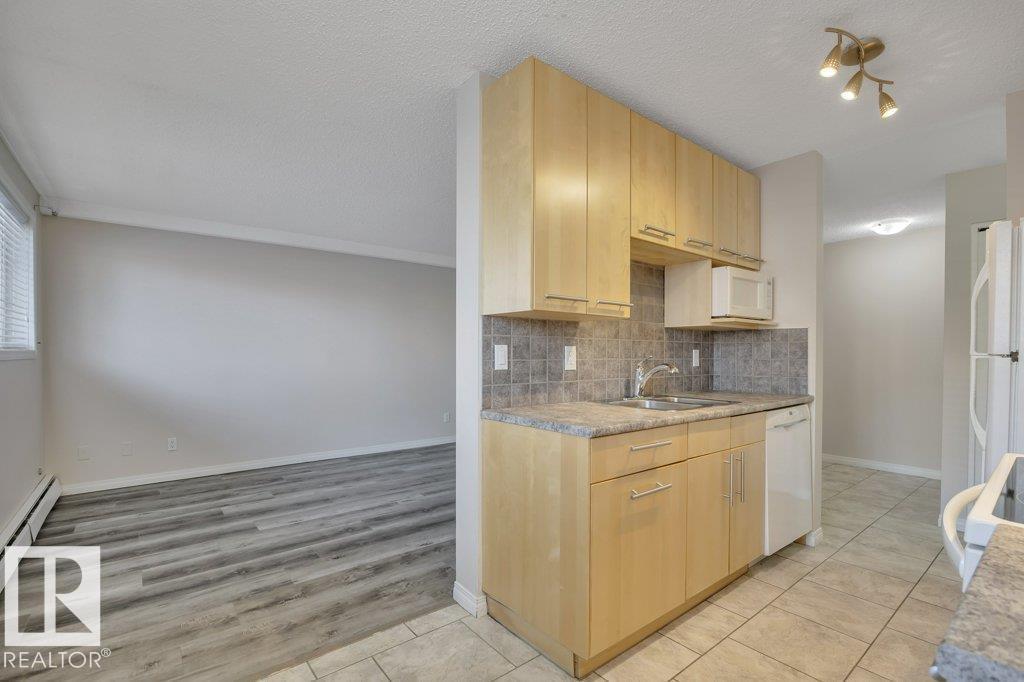#105 10149 83 AV NW - 12