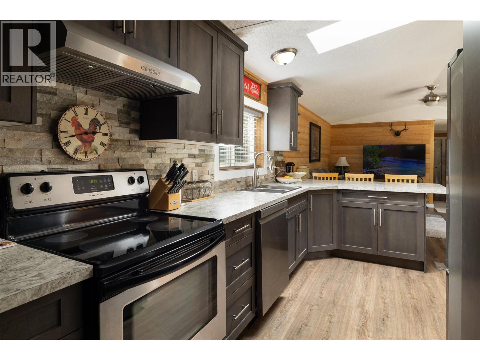 2884 Wetaskiwin Road - 28