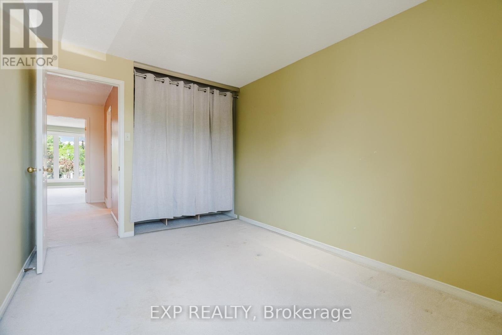 #29 6 FORSYTH LANE - 13
