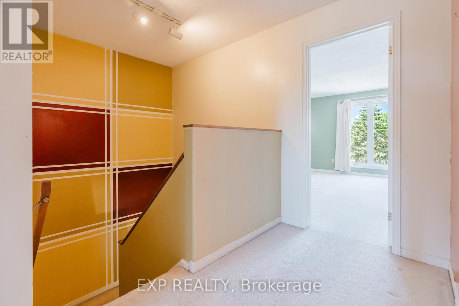#29 6 FORSYTH LANE - 20