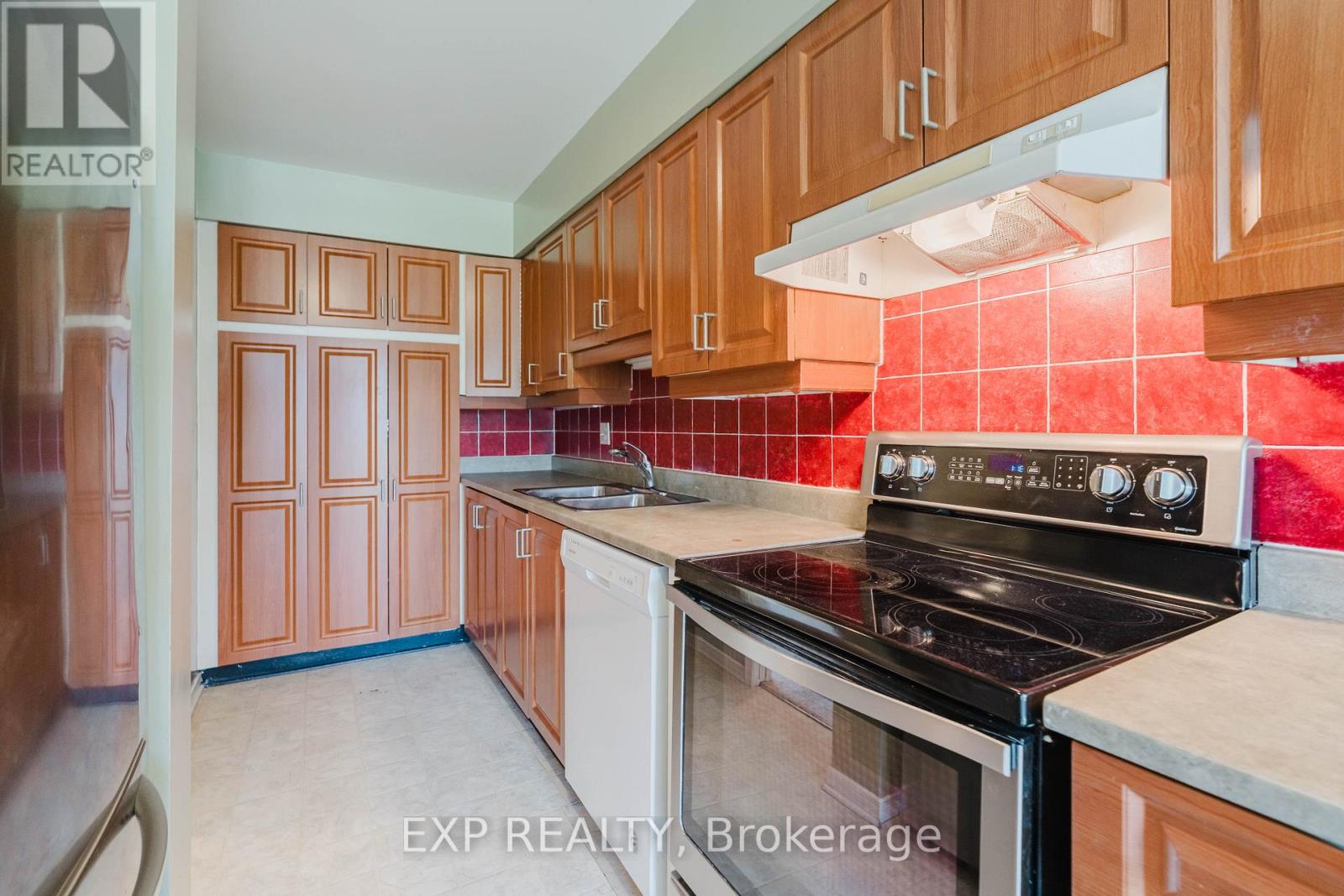 #29 6 FORSYTH LANE - 25