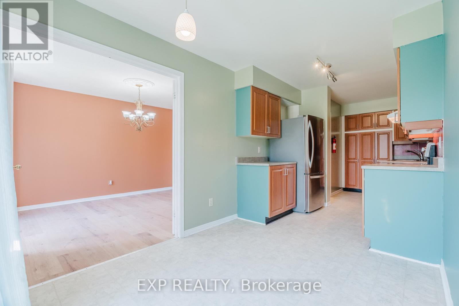 #29 6 FORSYTH LANE - 26