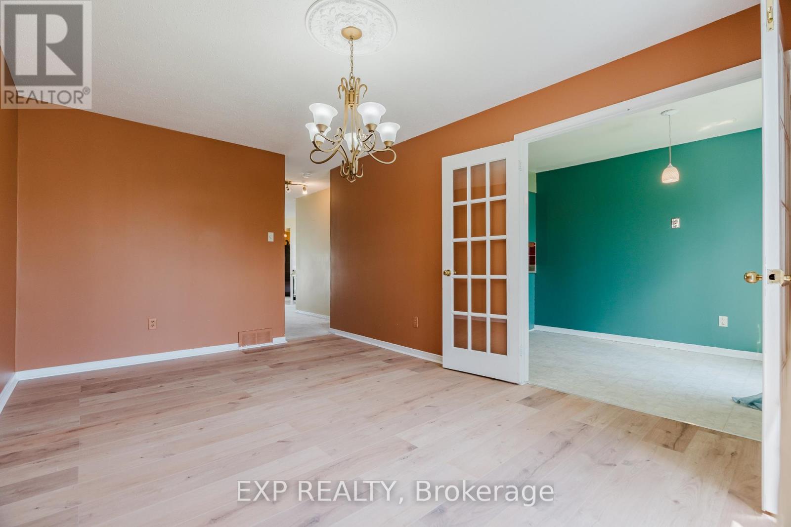 #29 6 FORSYTH LANE - 28