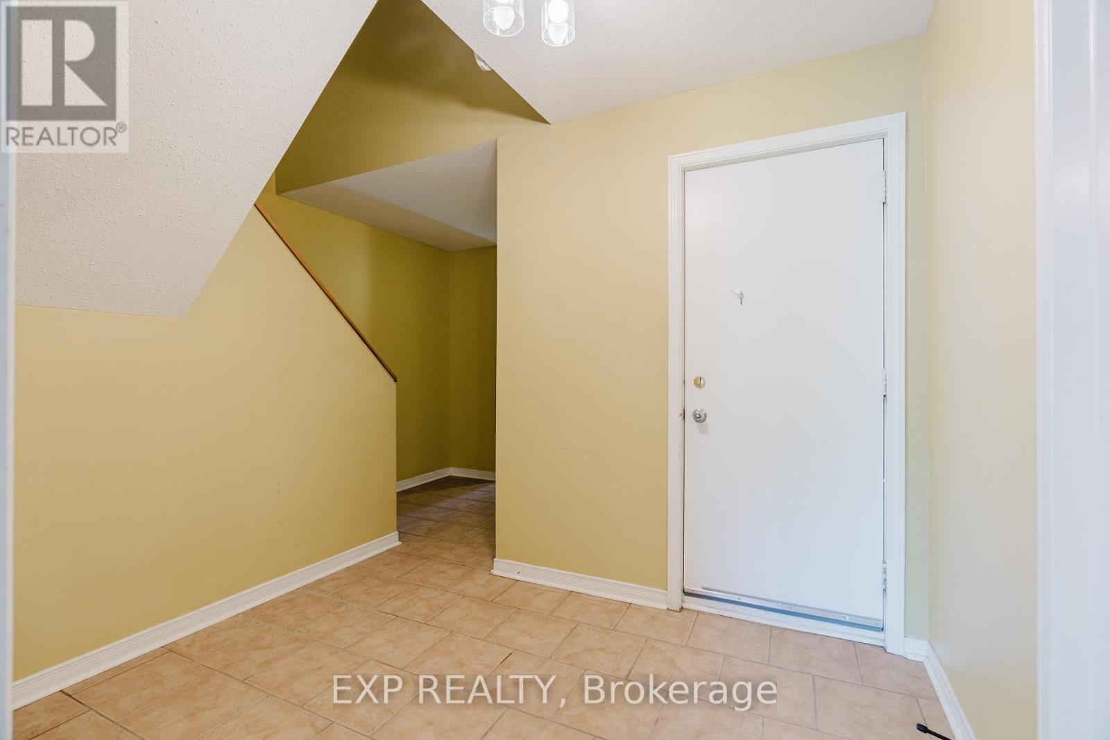 #29 6 FORSYTH LANE - 42