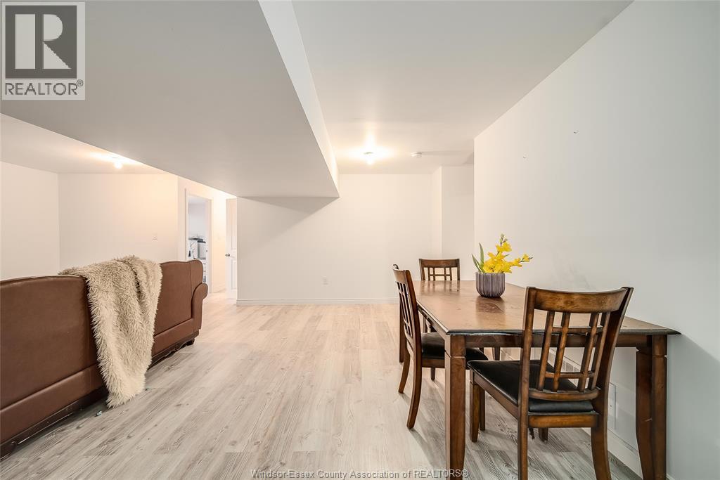410 CASERTA CRESCENT - 30