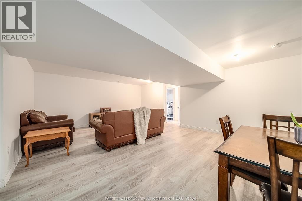 410 CASERTA CRESCENT - 31