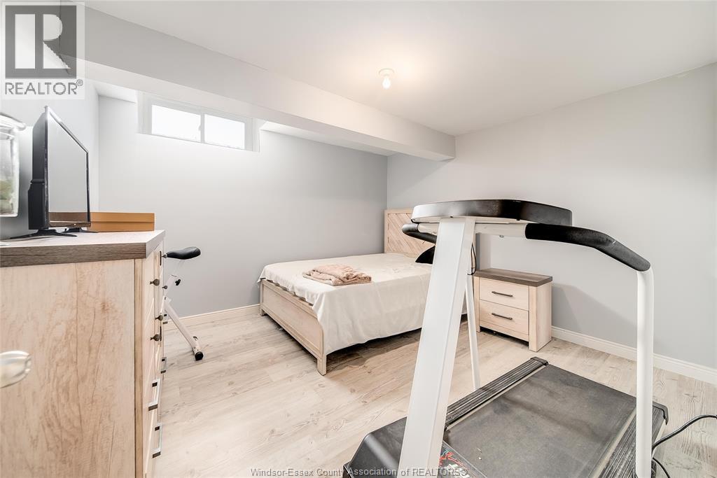 410 CASERTA CRESCENT - 35