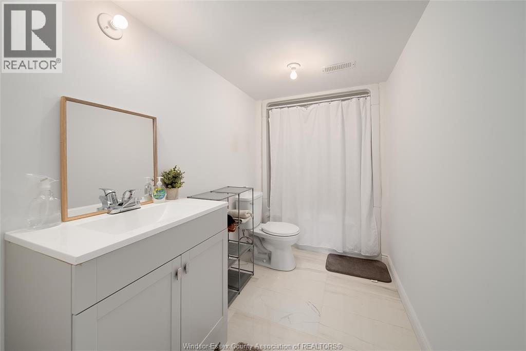 410 CASERTA CRESCENT - 37