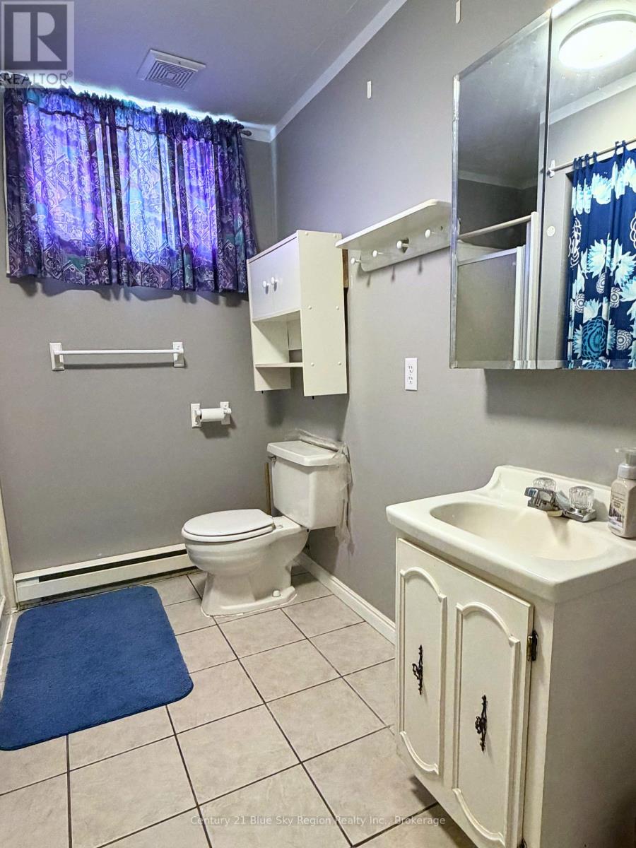 350 LOUIS STREET - 22