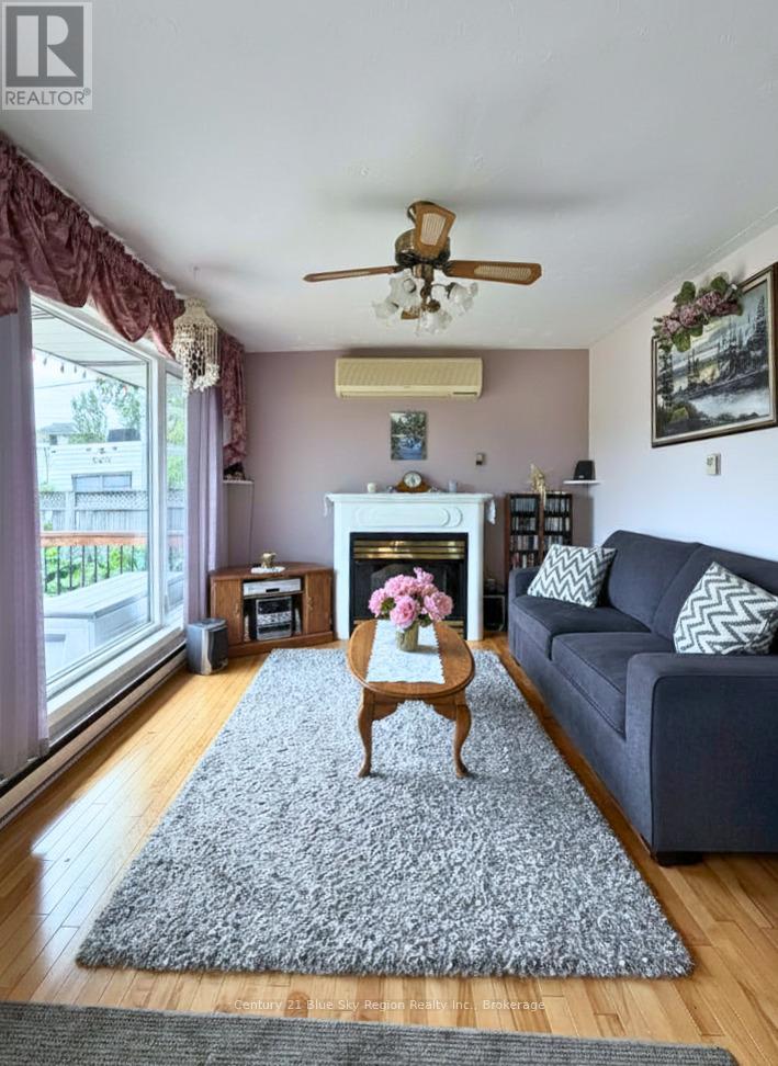 350 LOUIS STREET - 3