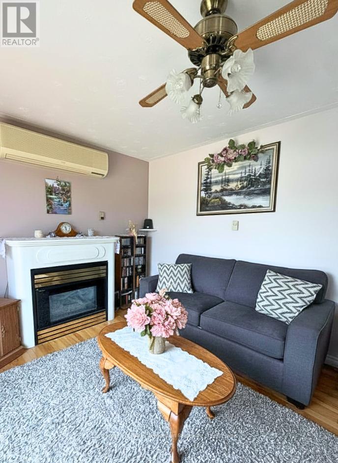 350 LOUIS STREET - 5
