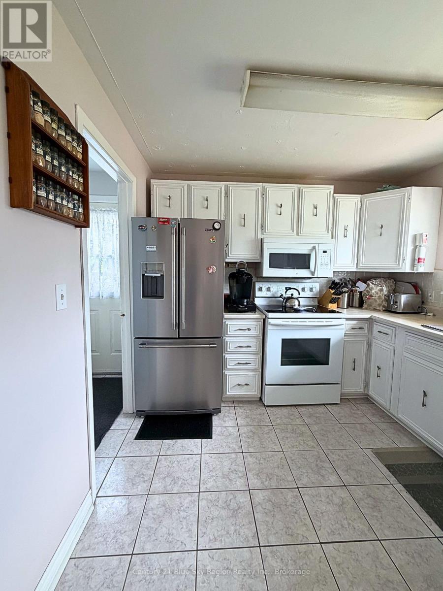350 LOUIS STREET - 7