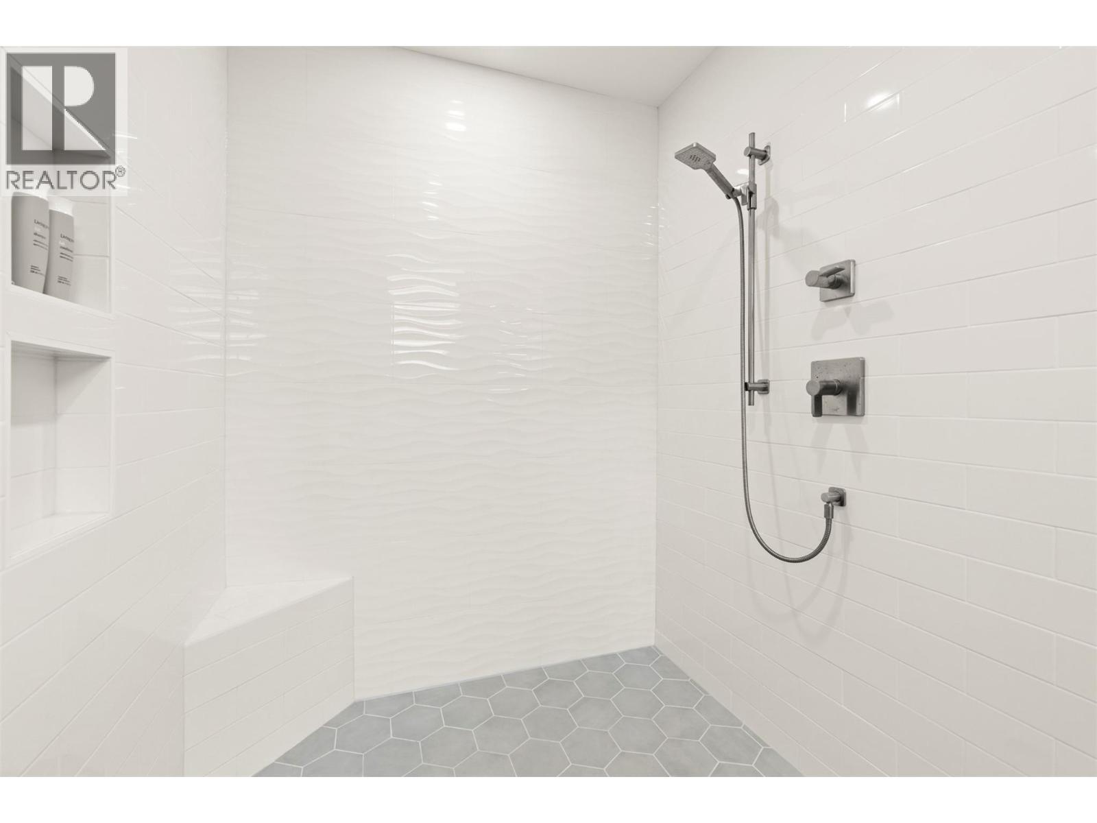8 Kenyon Road - 40