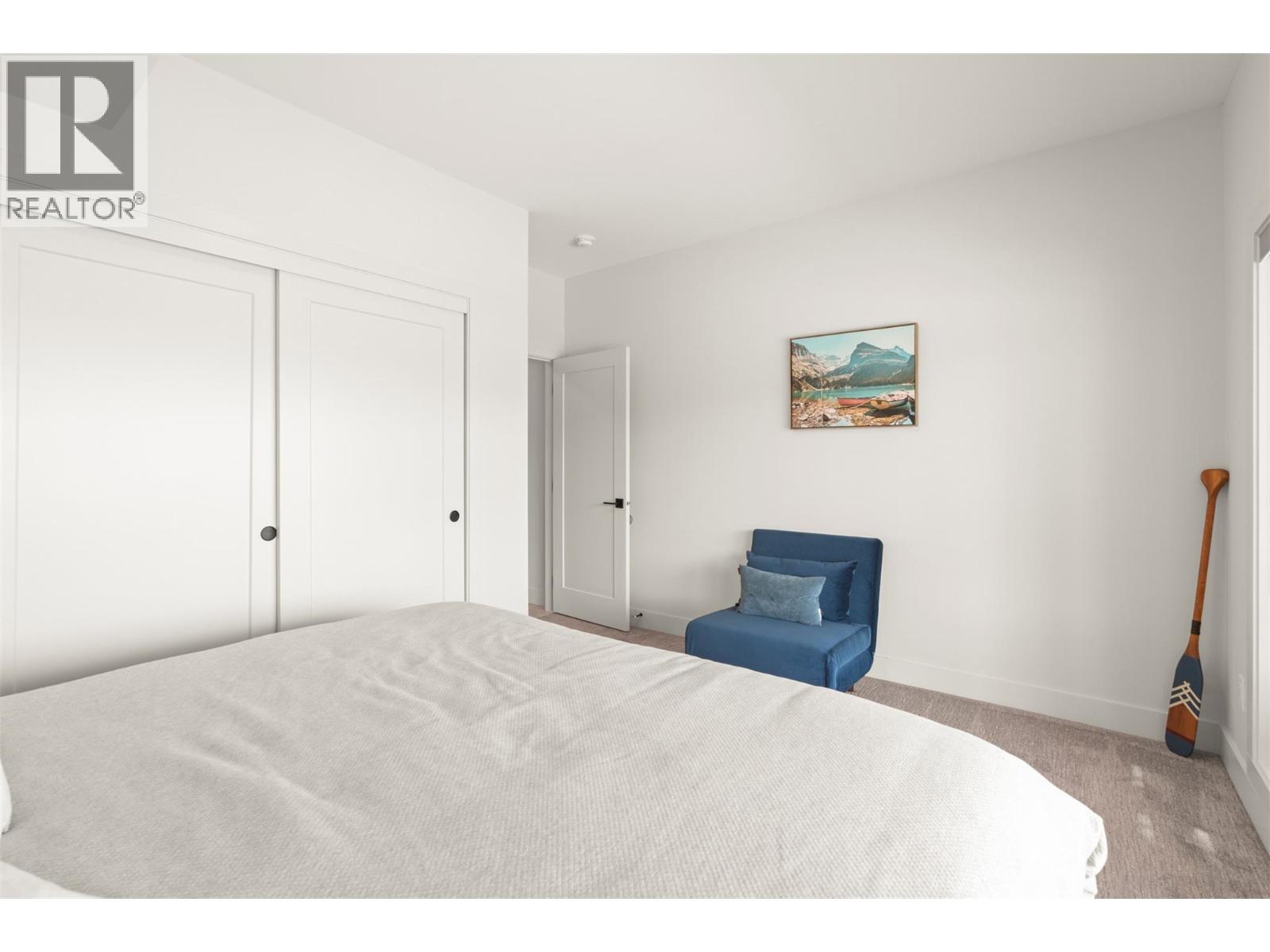 8 Kenyon Road - 57
