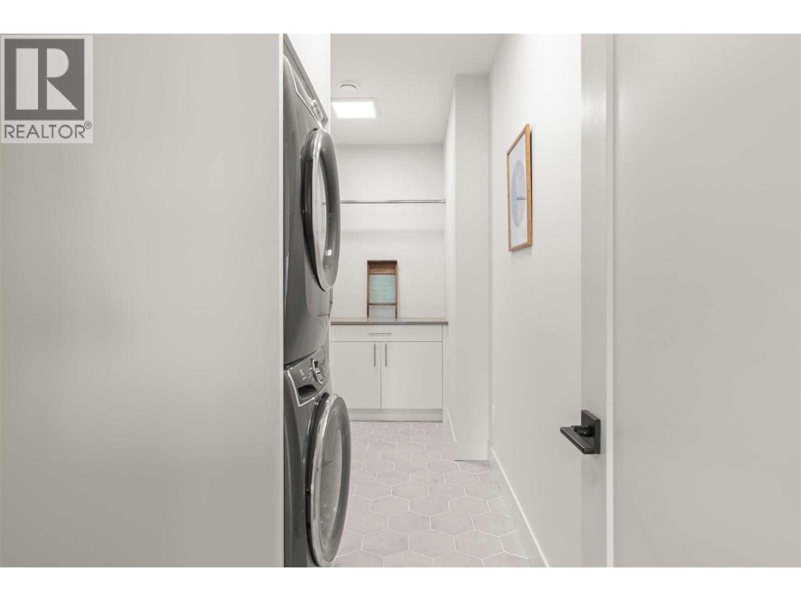 8 Kenyon Road - 59