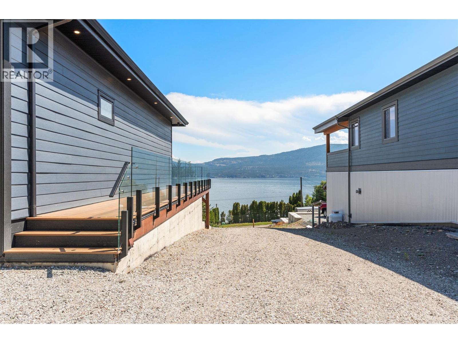 8 Kenyon Road - 63