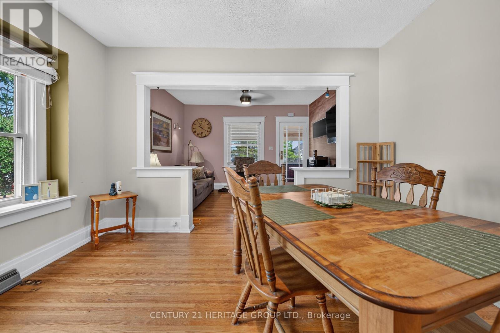 208 CARLTON STREET - 14
