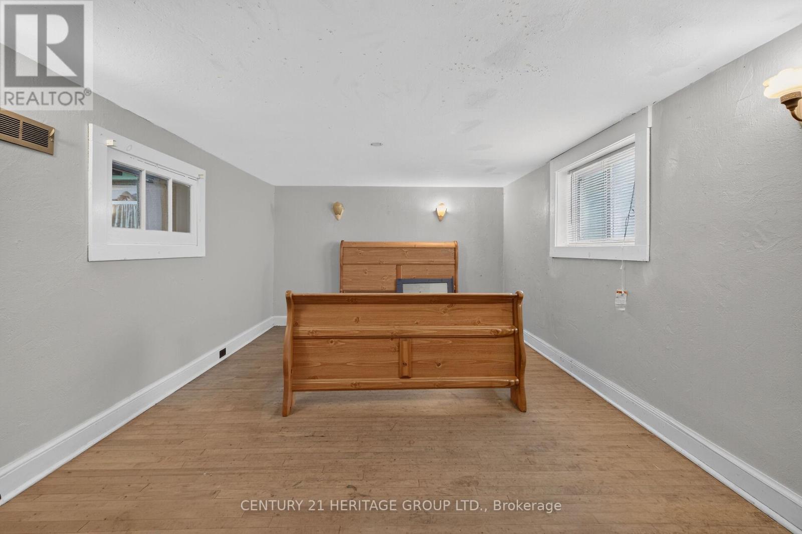 208 CARLTON STREET - 37