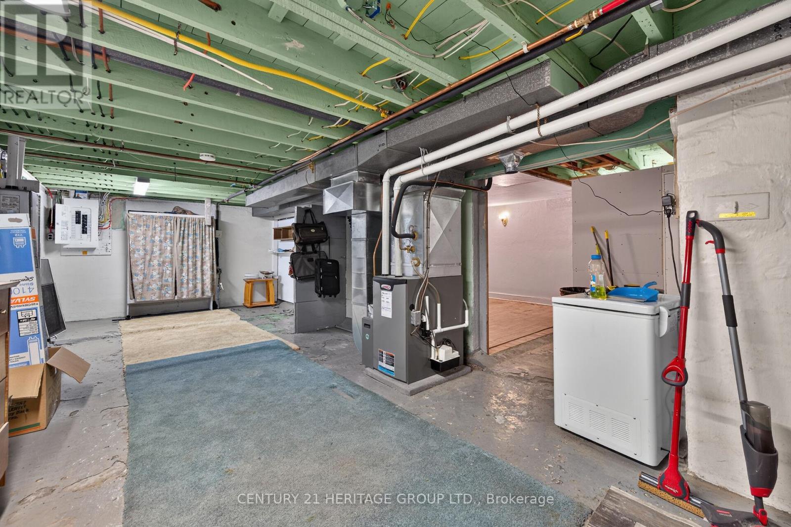 208 CARLTON STREET - 38