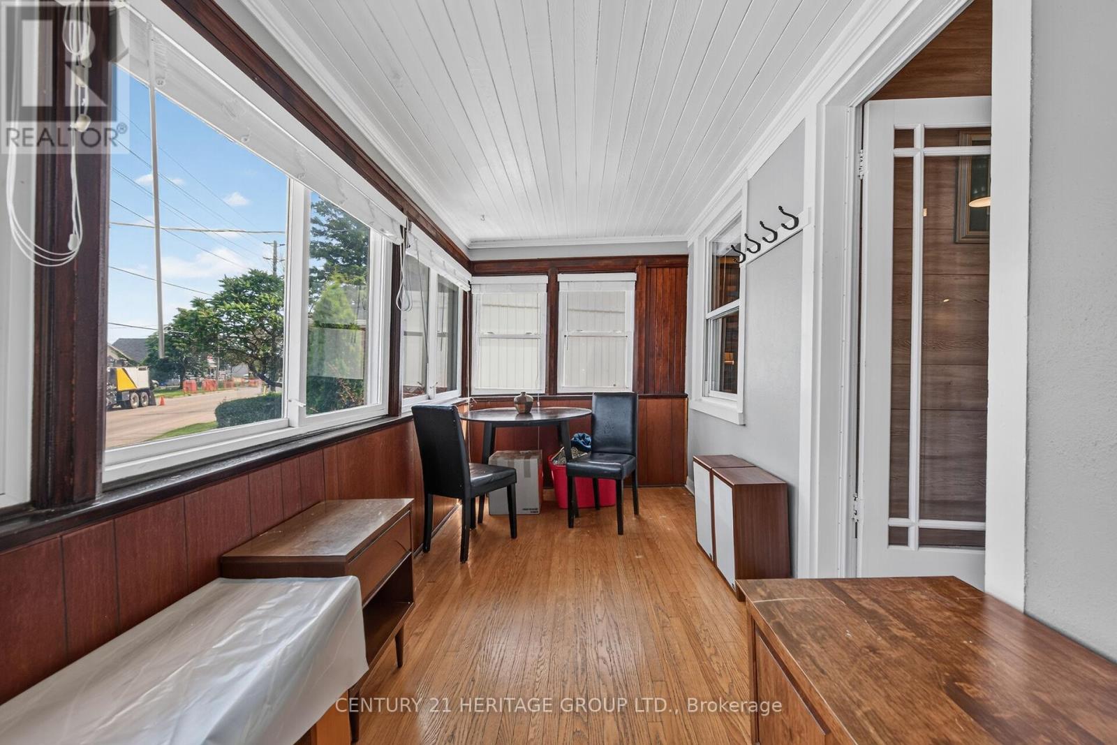 208 CARLTON STREET - 23