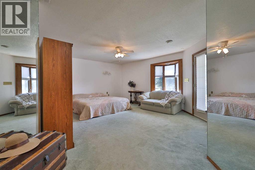 369 S 2 Street W - 25