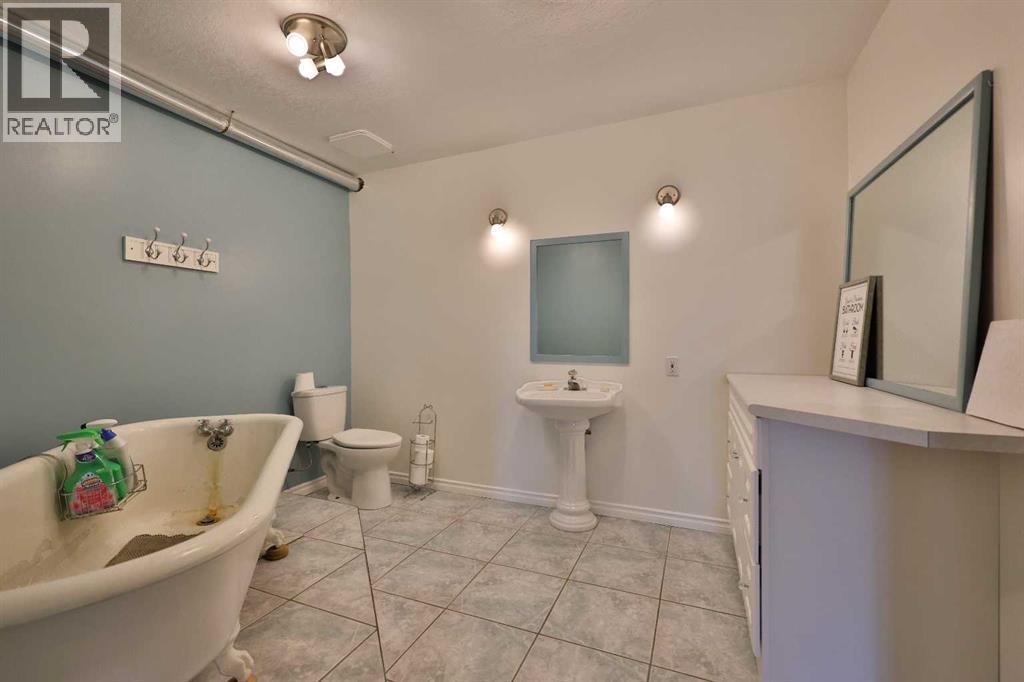 369 S 2 Street W - 43