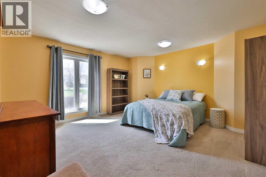 369 S 2 Street W - 41