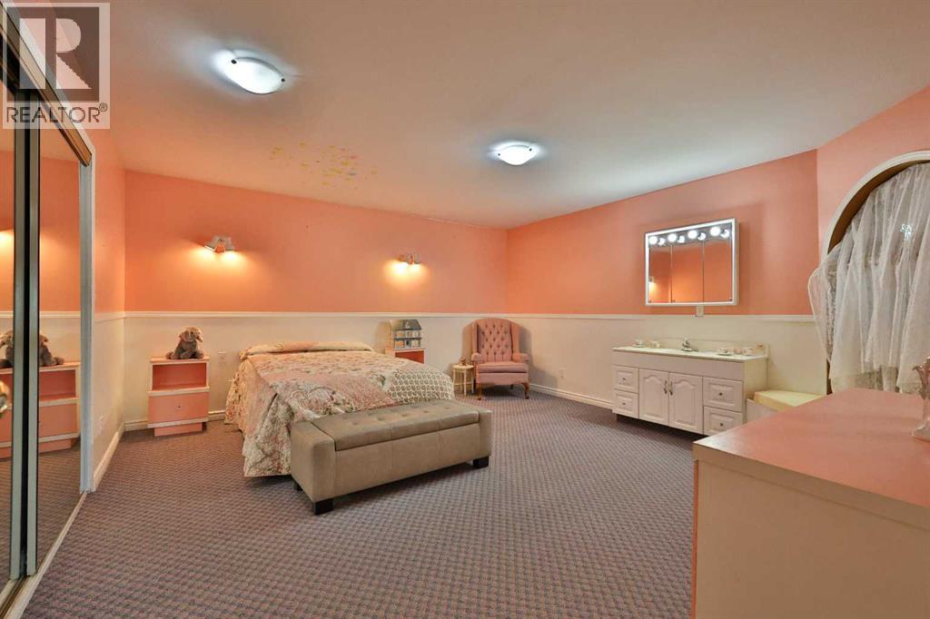 369 S 2 Street W - 29