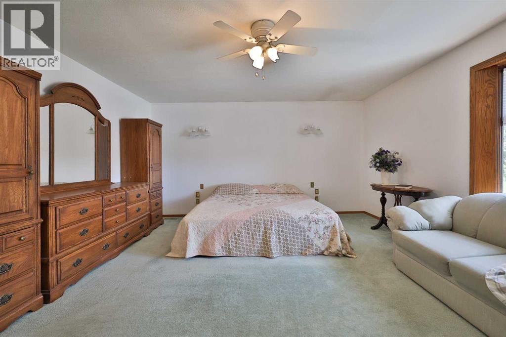 369 S 2 Street W - 26