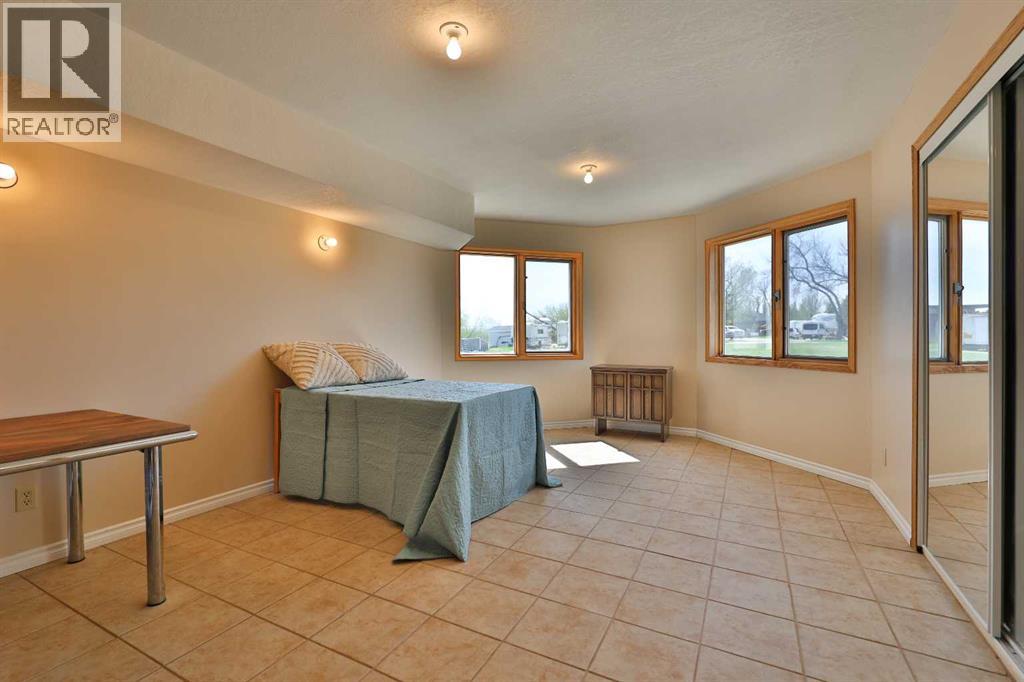 369 S 2 Street W - 42