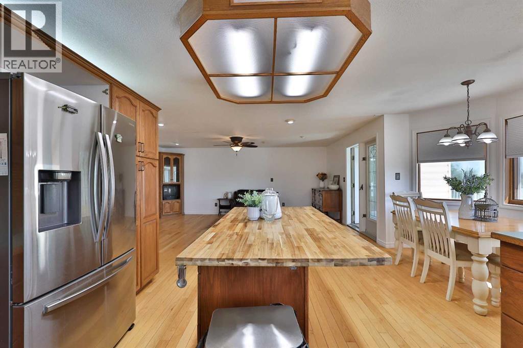 369 S 2 Street W - 12