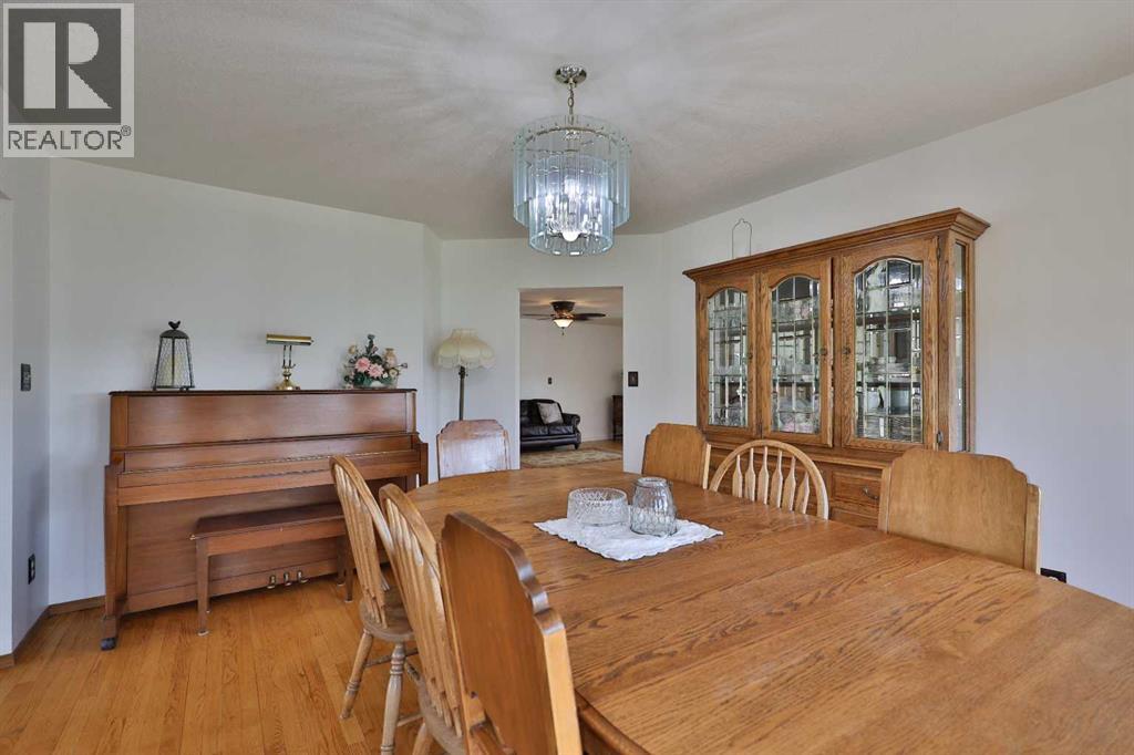 369 S 2 Street W - 17