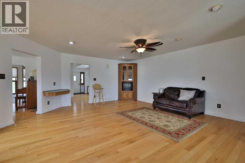 369 S 2 Street W - 19
