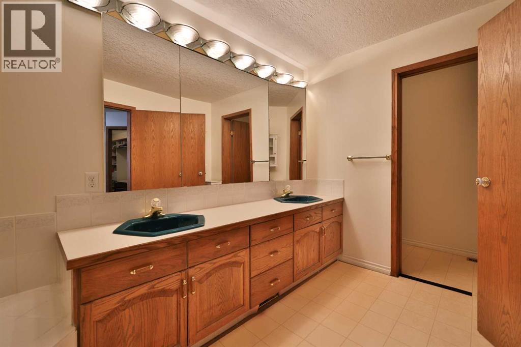 369 S 2 Street W - 28