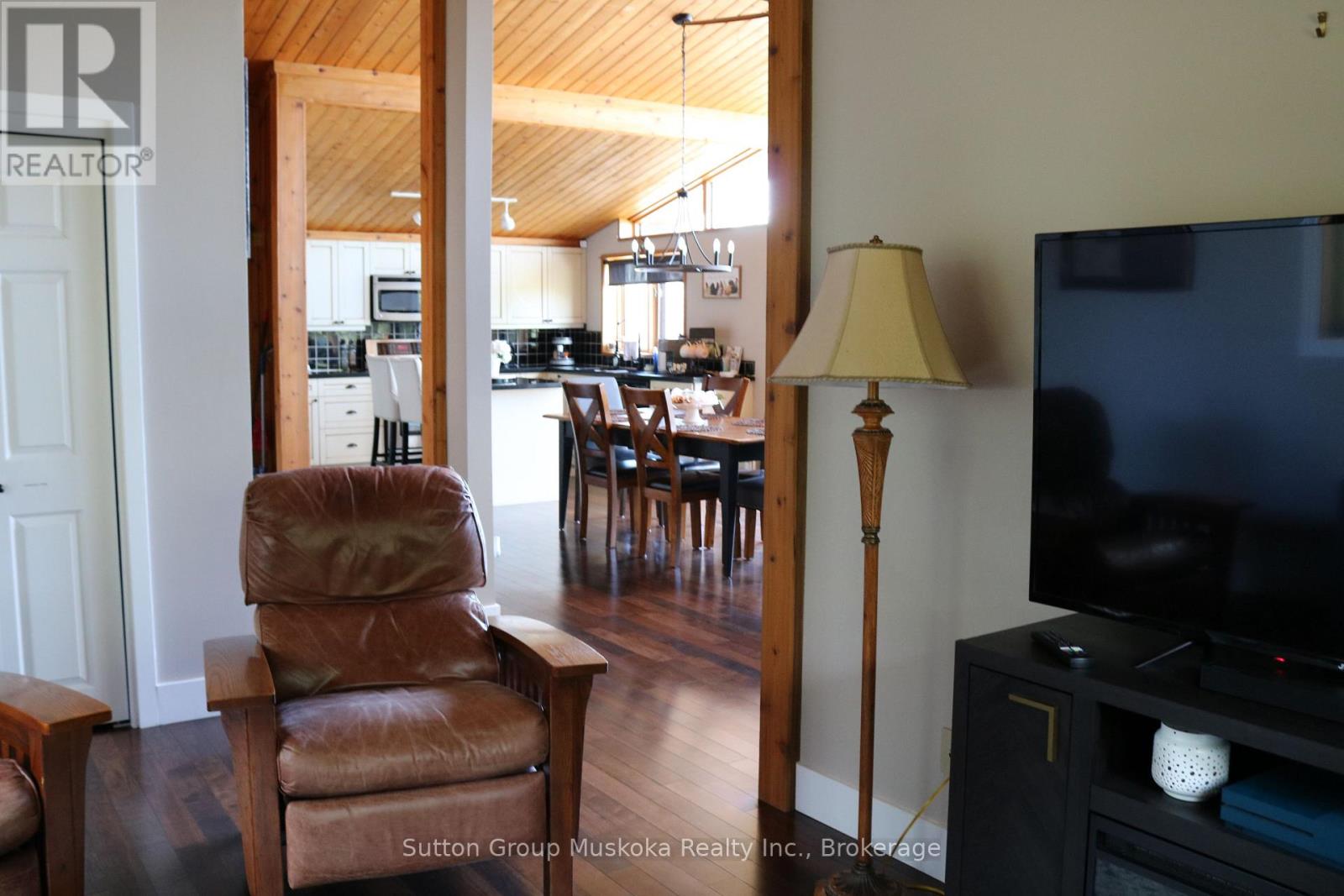 165 GOLDEN PHEASANT DRIVE - 16