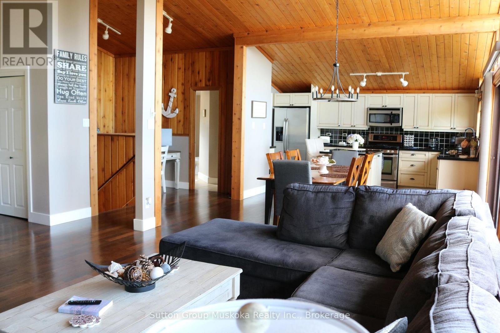 165 GOLDEN PHEASANT DRIVE - 18