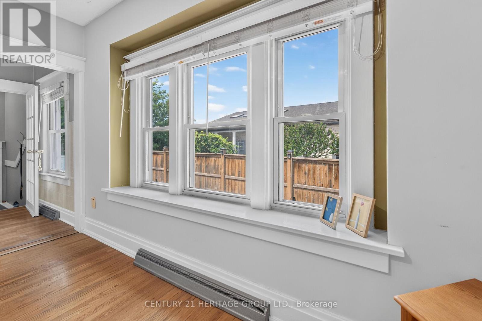 208 CARLTON STREET - 17