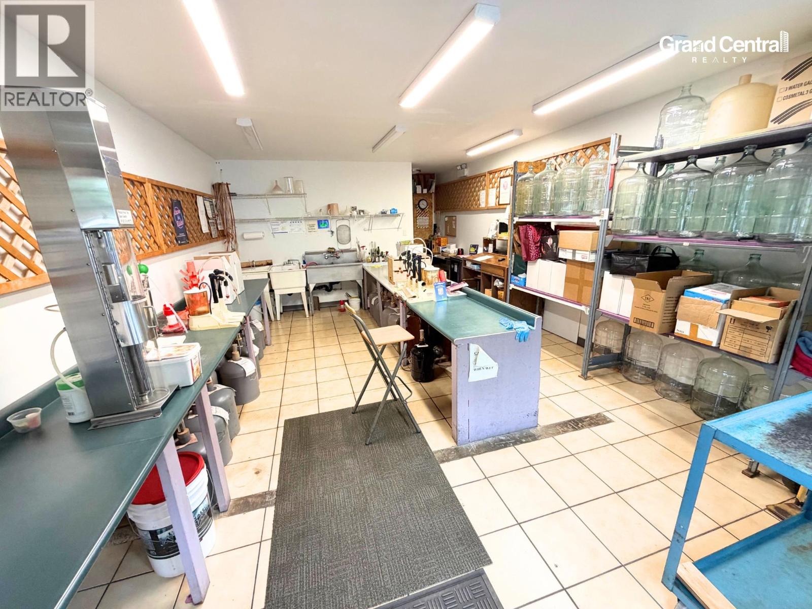 6833 MERRITT AVENUE, Burnaby — photo 3