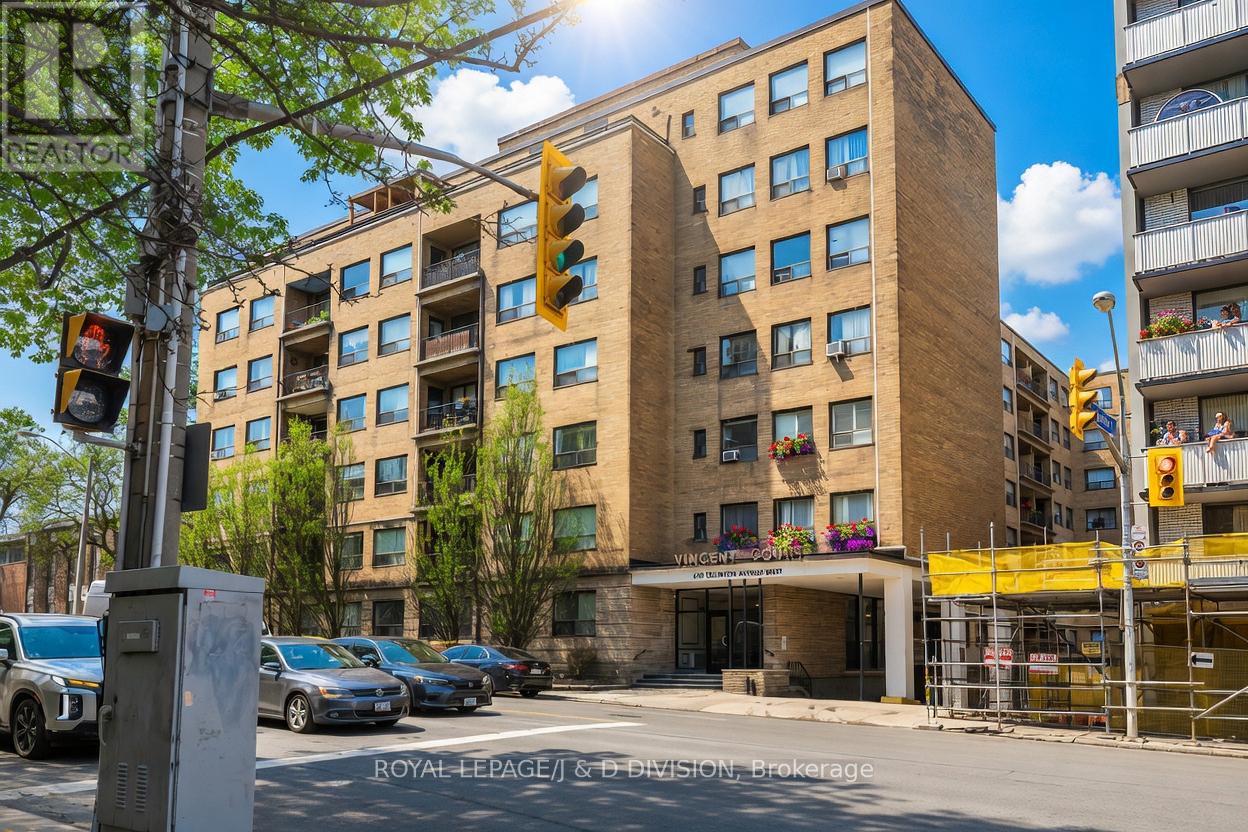 #716 660 EGLINTON AVENUE W - 1