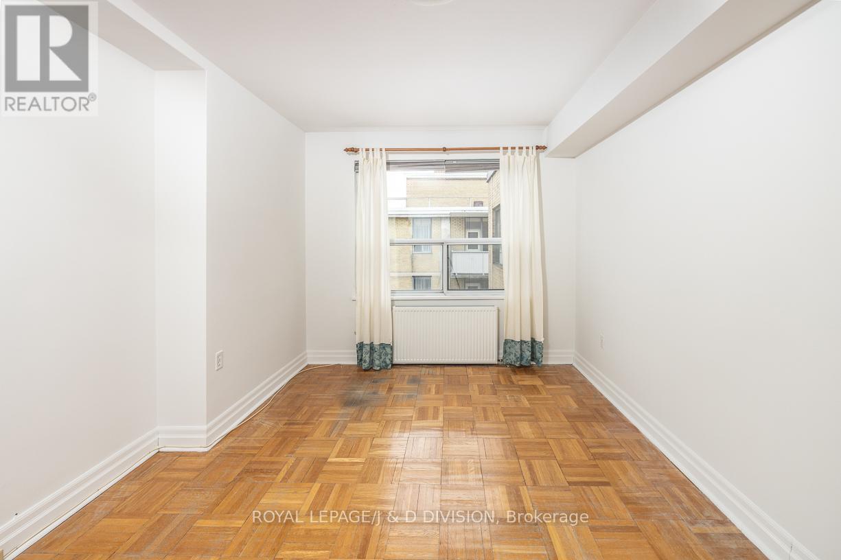 #716 660 EGLINTON AVENUE W - 16