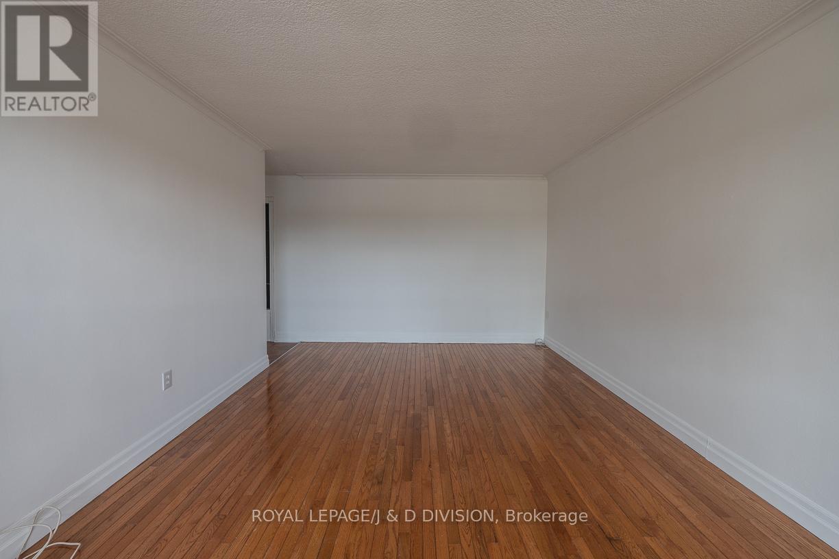 #716 660 EGLINTON AVENUE W - 5
