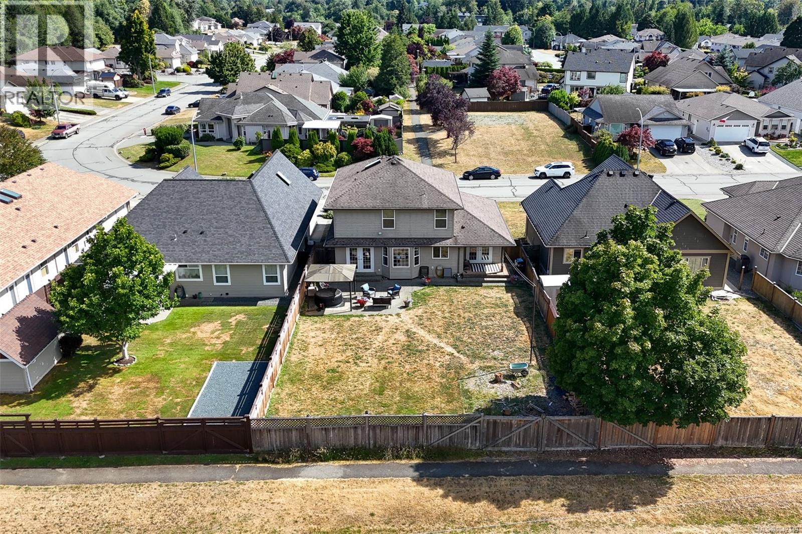 5575 Woodland Cres E - 32