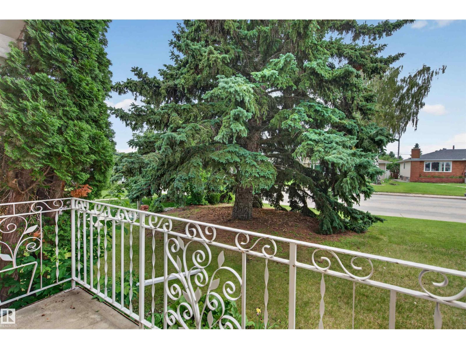 8603 73 ST NW - Image 32