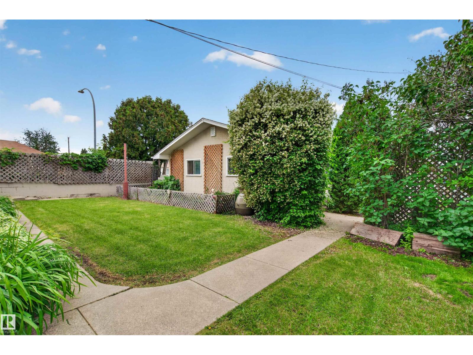 8603 73 ST NW - Image 36