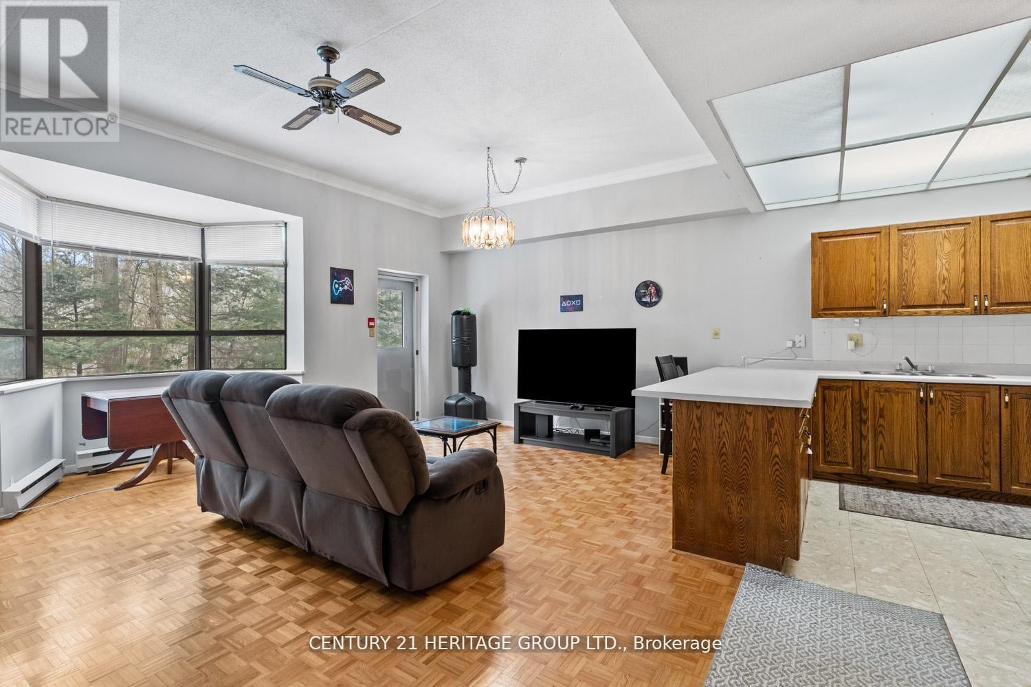 #105 166 OLIVE STREET - 9