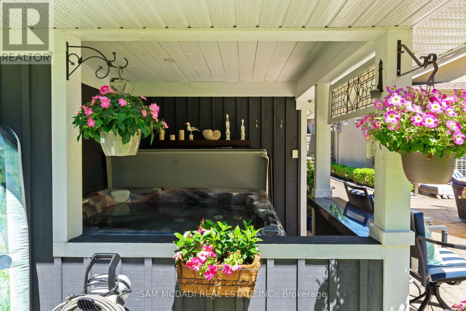 1522 GLENHILL CRESCENT - Image 34